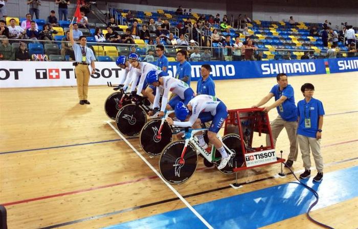 Ganna, debutto mondiale con vista podio