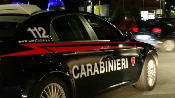 Dopo la lite alla festa oppone resistenza ai carabinieri, in manette