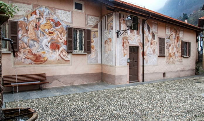 Turismo nuziale, la “piazzetta degli affreschi” diventa luogo di matrimonio 