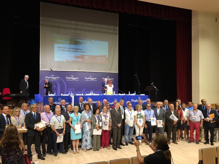 Confartigianato premia 81 associati e dirigenti “veterani” del lavoro (foto) 