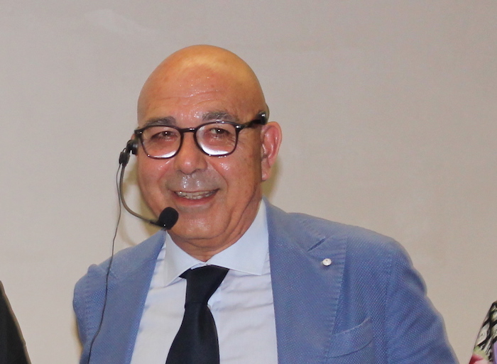 Quarant'anni da prof e preside: Mondello saluta il Ferrini-Franzosini
