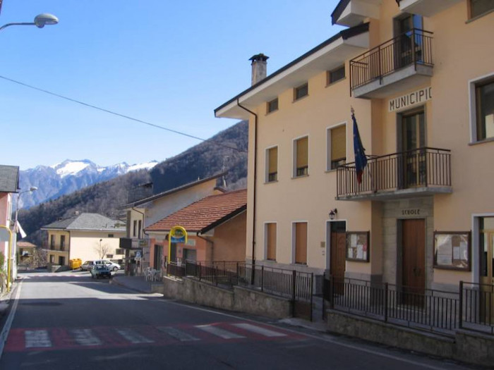 Il comune di Borgomezzavalle cerca persona per la gestione casa per ferie, noleggio biciclette e campetto