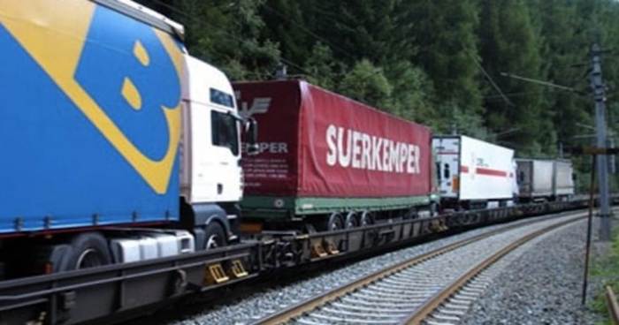 Sedici profughi nascosti in un treno merci in viaggio dall’Italia alla Germania