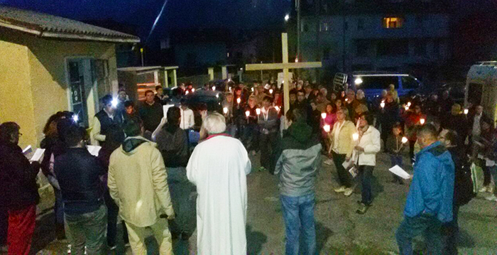 Causa maltempo cambia il percorso della via Crucis di Comunione e Liberazione