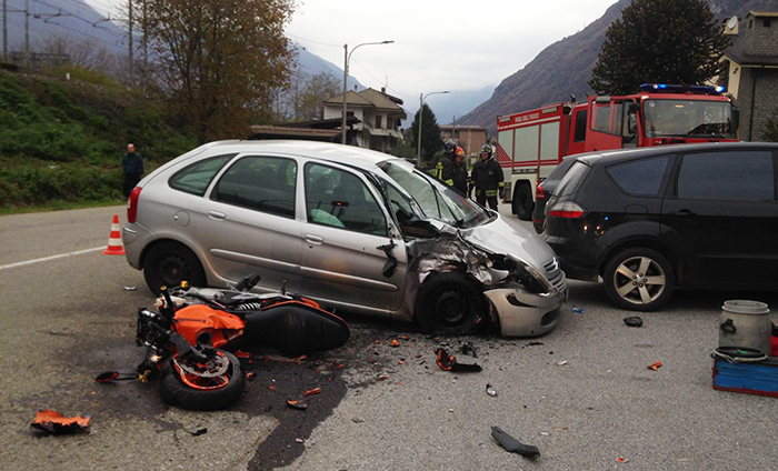 E' morto il motociclista coinvolto nell'incidente a Premosello. Foto