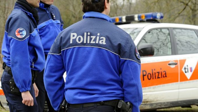 Picchiarono automobilista italiano ubriaco: condannati due agenti svizzeri