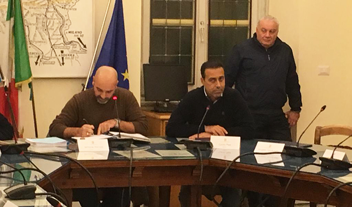  Simone Racco presiede il consiglio domese. Arenata la riforma per l'elezione bipartisan