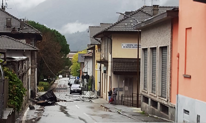 Villadossola: tetti volati e alberi abbattuti, scuole chiuse - Fotogallery