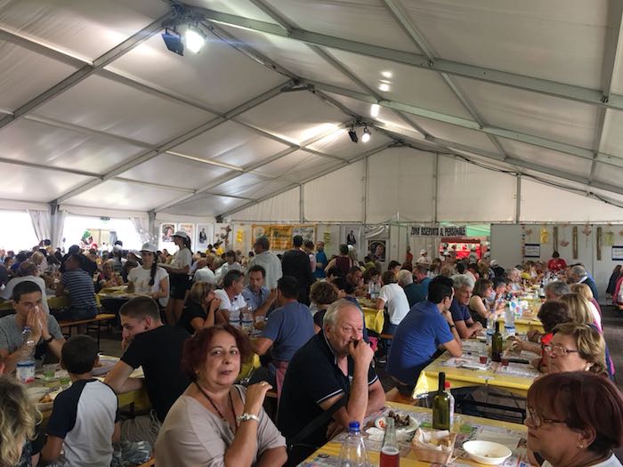 L'amministrazione di Montecrestese premia la proloco per la Sagra della Patata