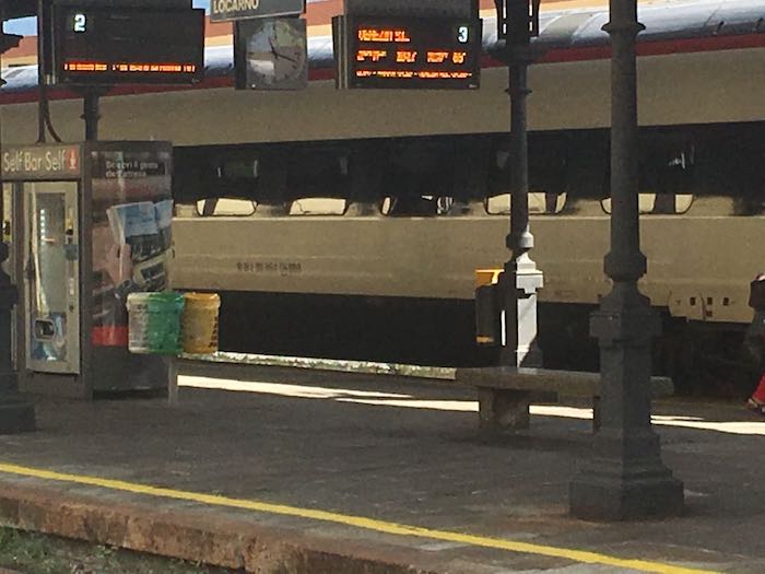 Suicidio sulla linea ferroviaria elvetica: treni in forte ritardo