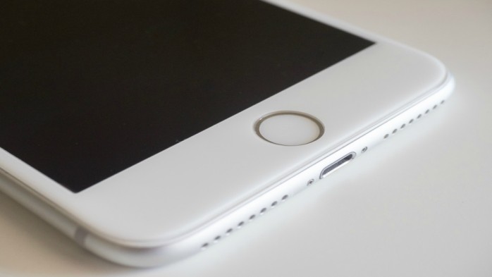 Playstation 4 e I-phone 7 a prezzo di saldo: l’acquisto on-line è una truffa