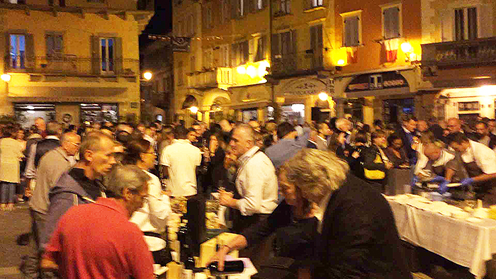 E' la sera di “Tastèm inséma” in piazza Mercato dalle 19,30 degustazioni e solidarietà