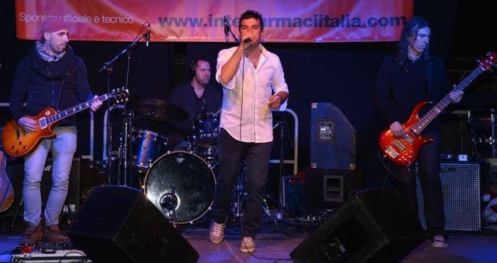 Per il Cantante della Solidarietà un nuovo spot su Mediaset e nuove donazioni. Il 9 marzo serata a Domo per i 21 anni di carriera