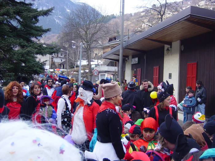 Il Carnevale Varzese tra Indiani e Cow boy: venerdì si parte  