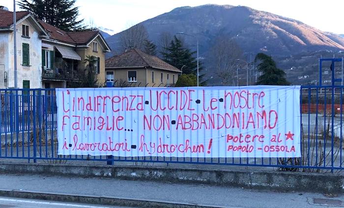 Hydrochem, spunta a Domo lo striscione di Potere al Popolo 