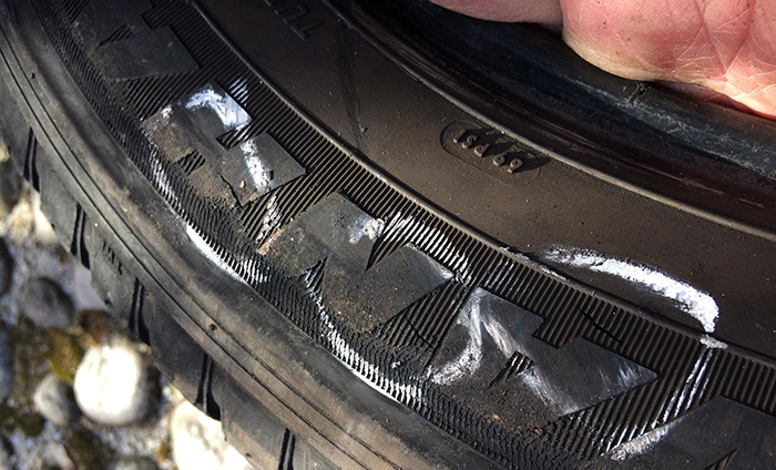 Minacce e gomme tagliate, gestore del Circolo a Vogogna sporge denuncia: "Non si può più far finta di niente"