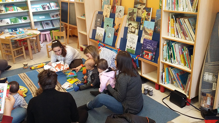“Coccole e filastrocche”: al via la nuova iniziativa per i più piccini presso la Biblioteca domese
