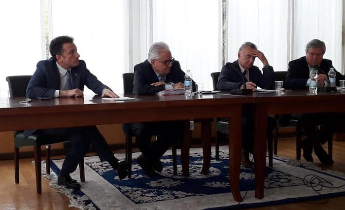 Situazione scuole, servono almeno 2,4 milioni. Si chiederà alla Regione intervento d'urgenza