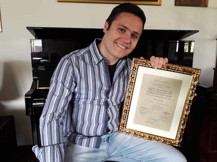 Il baritono ossolano Mattia Rossi vince il 25° concorso internazionale di canto lirico “Ferruccio Tagliavini”