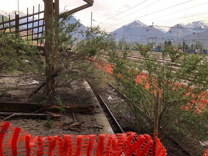 Stazione FS di Domo: chiuso l'ex ufficio commerciale, ci dormivano i senza tetto