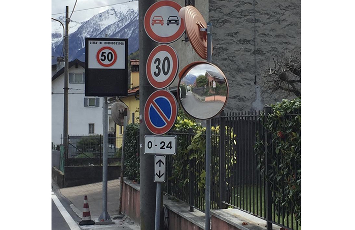 Domo: nuovi cartelli "contrastanti" per limitare la velocità 