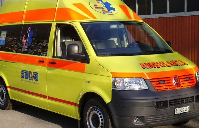 Muratore italiano cade in un cantiere in Ticino: è grave