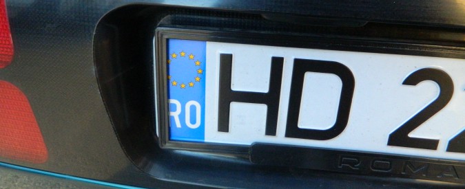 Auto straniere guidate da italiani, il M5S annuncia l’emendamento pro frontalieri