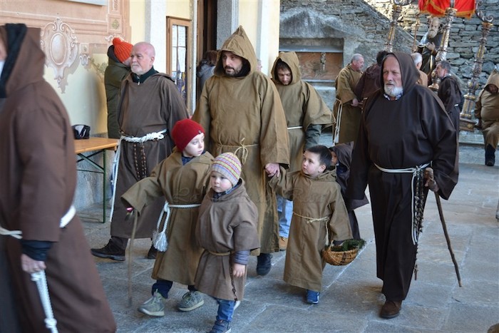 Calasca: frati, fratini e doni della terra per festeggiare il patrono - Fotogallery e video