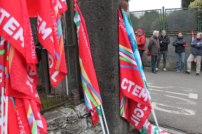 I lavoratori di Hydrochem manifestano a Domo, corteo dalla Stazione