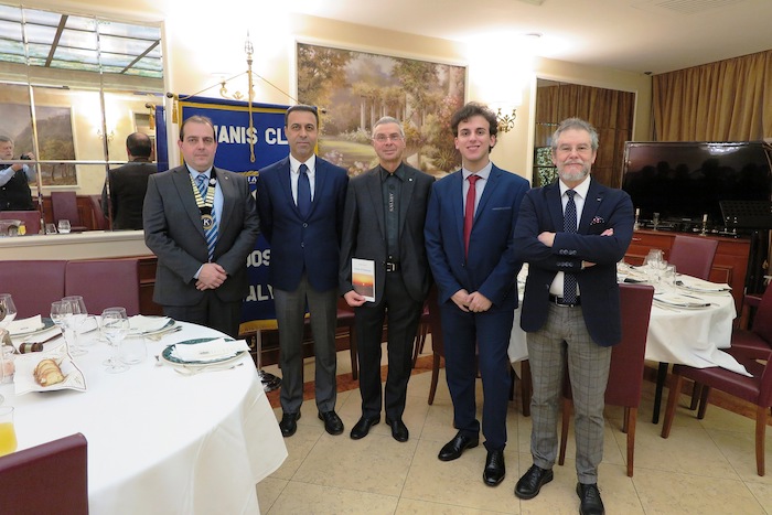 Kiwanis Club domese: poesie e nuovi ingressi nella "periodica conviviale"