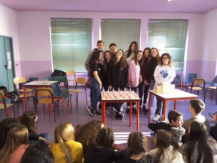Domo: ragazzi delle media a lezione di francese dai liceali - Fotogallery