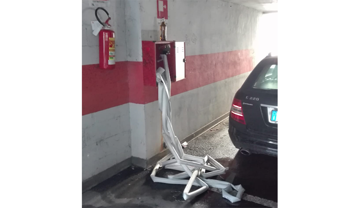 Atti vandalici nel parcheggio sotterraneo di via Cadorna
