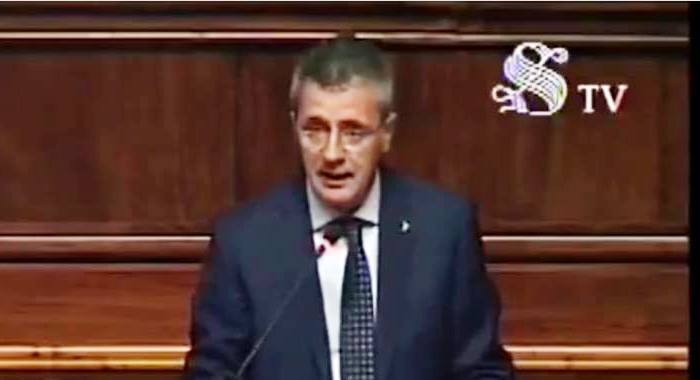 Debiti non pagati per 43.000 euro: pignorata l’indennità del senatore Montani