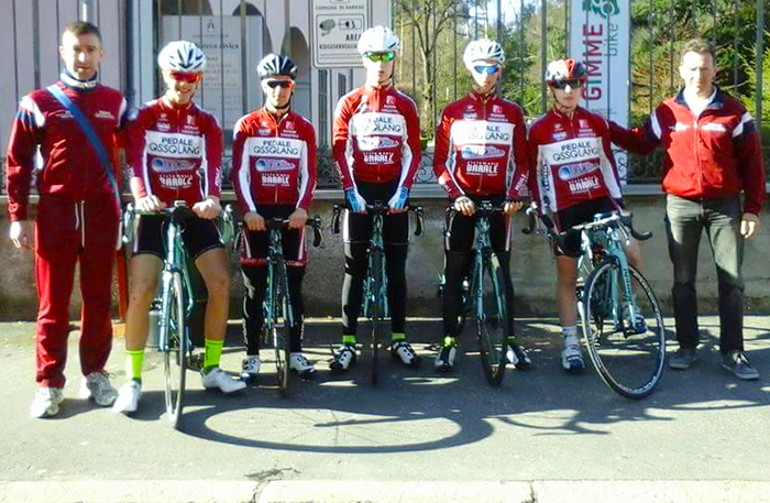 Gli allievi del Pedale Ossolano Idroweld in Toscana, Rubino prova l'arrivo in solitaria