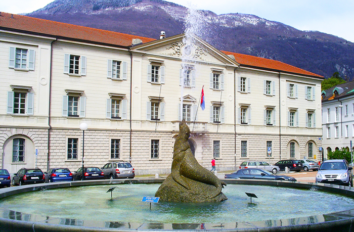 Casellario giudiziario ai frontalieri, il Ticino non molla
