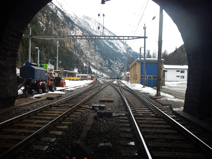 Proseguono i lavori alla galleria del Lötschberg chiusa per un quarto, garantiti treni ogni mezz'ora 