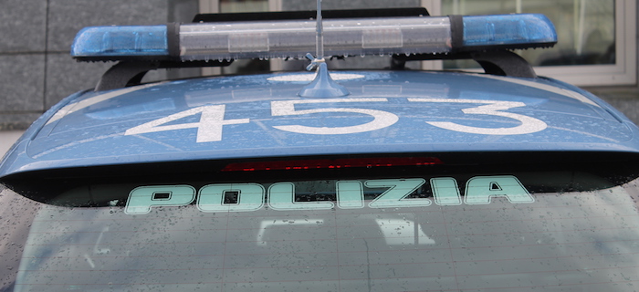 Ruba l'incasso da un bar di Intra: 47enne denunciato