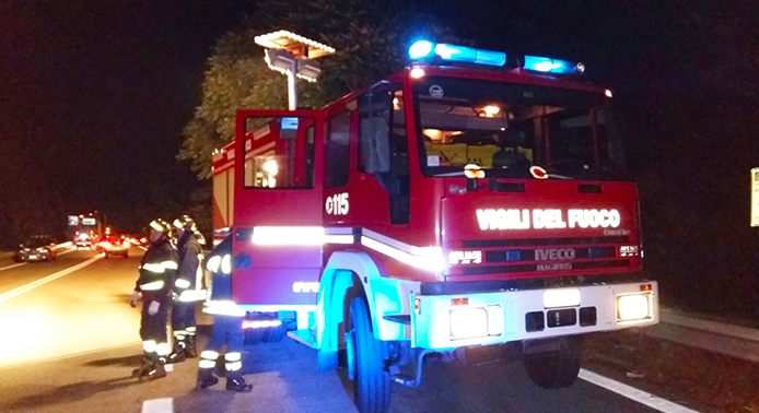 Due incidenti in superstrada: auto si cappotta, ed un tamponamento