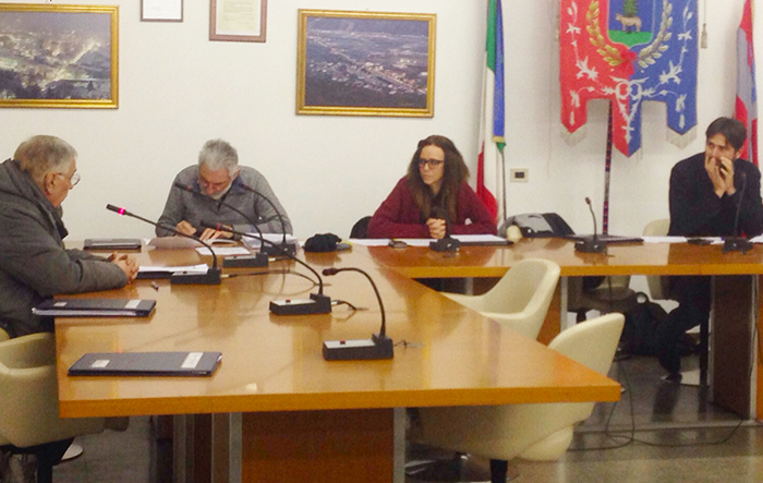 Il consiglio di Villa discute dell'ospedale ad Ornavasso. Ravandoni. “Disastro socio economico per l'alta Ossola”. Videointerviste