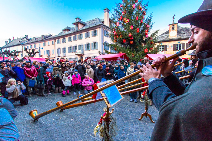 Mercatini in Vigezzo: 100.000 visitatori e 17.000 passeggeri con la Ferrovia. Fotogallery