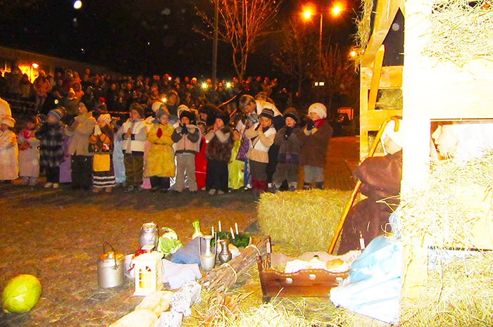 Bellissima la Sacra Rappresentazione dei bambini della scuola materna di Crevola
