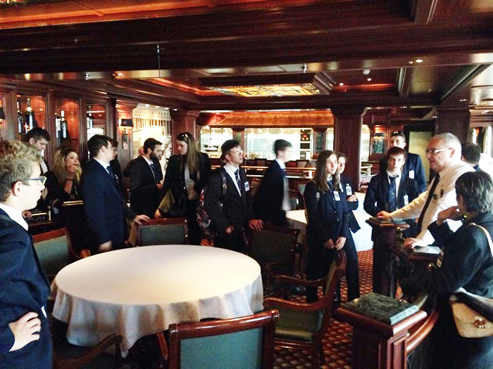 Gli allievi dell'Alberghiero Rosmini a bordo della Emerald Princess. Fotogallery