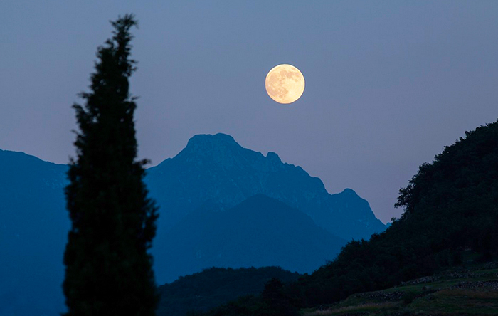 “Luna piena di Natale, gran siccità è male”, giovedì, dopo 38 anni, il plenilunio