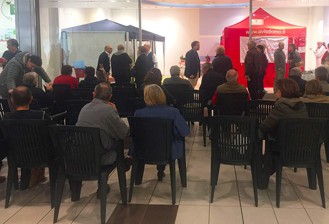Oltre 200 persone per le visite mediche gratuite con l'Avis all'Ossola Shopping Center