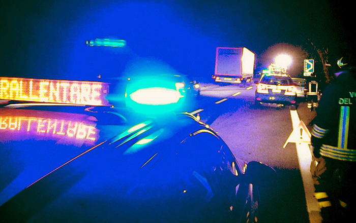Incidente sulla SS33, due trasportati al Dea. Un'auto senza assicurazione