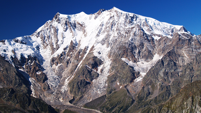 Alpinisti bloccati sul Rosa: sono tre ventenni milanesi, ed hanno una sola giaccavento