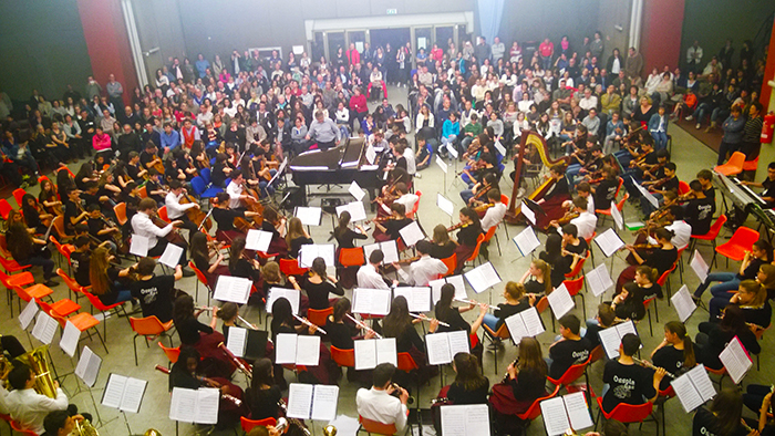 Medie domesi: 70 studenti francesi ospiti per un concerto indimenticabile. Fotogallery
