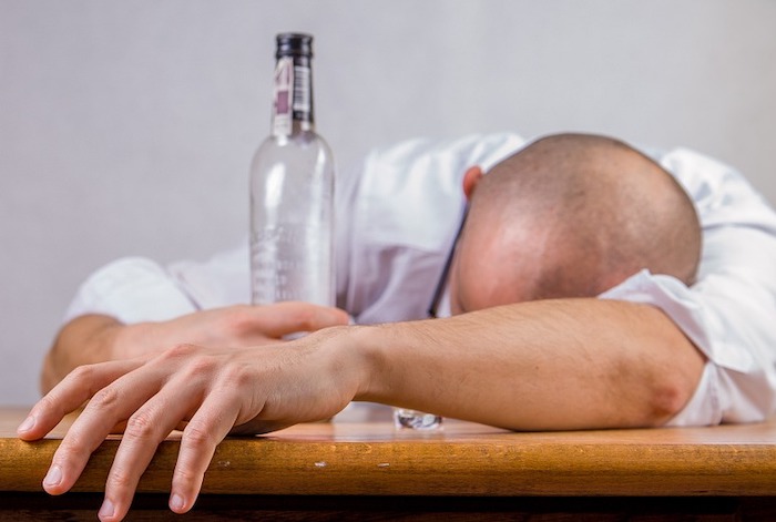 Alcolismo: 433 le persone seguite dai Sert, l'importanza dei gruppi di auto-aiuto